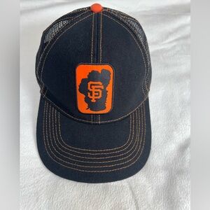 San Francisco Giants Black and‎ Orange SF Logo Cap Youth unisex